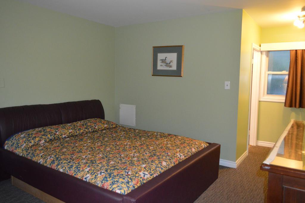 Kitchener Motel ภายนอก รูปภาพ