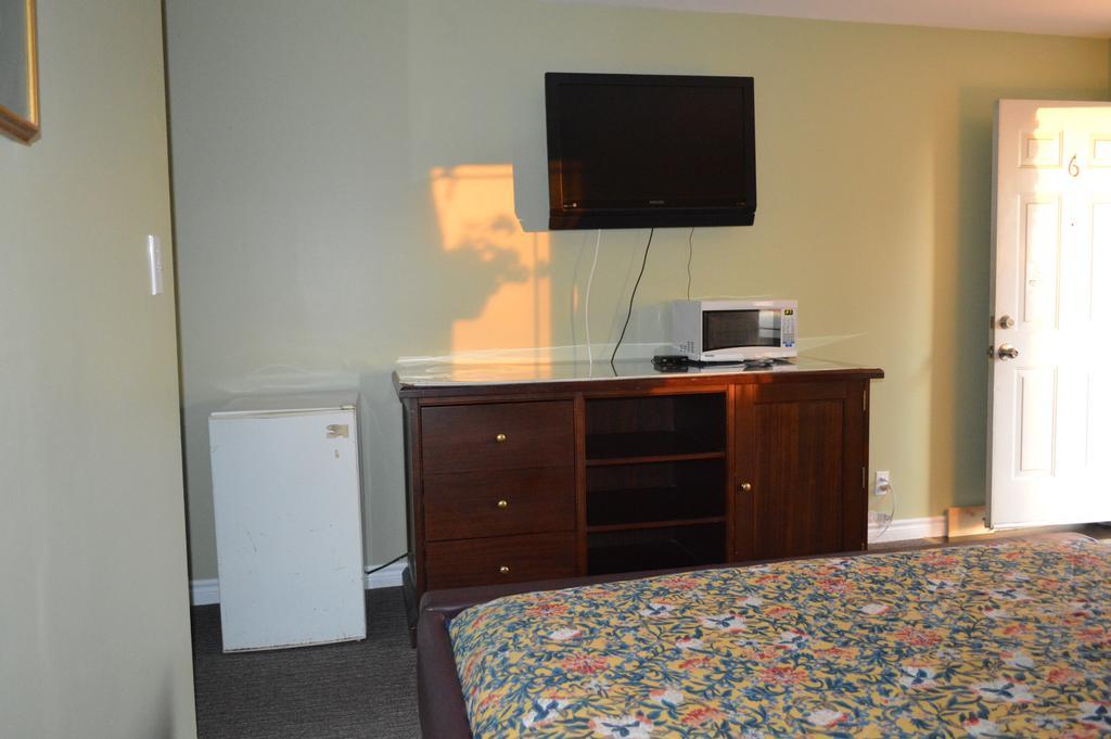 Kitchener Motel ภายนอก รูปภาพ