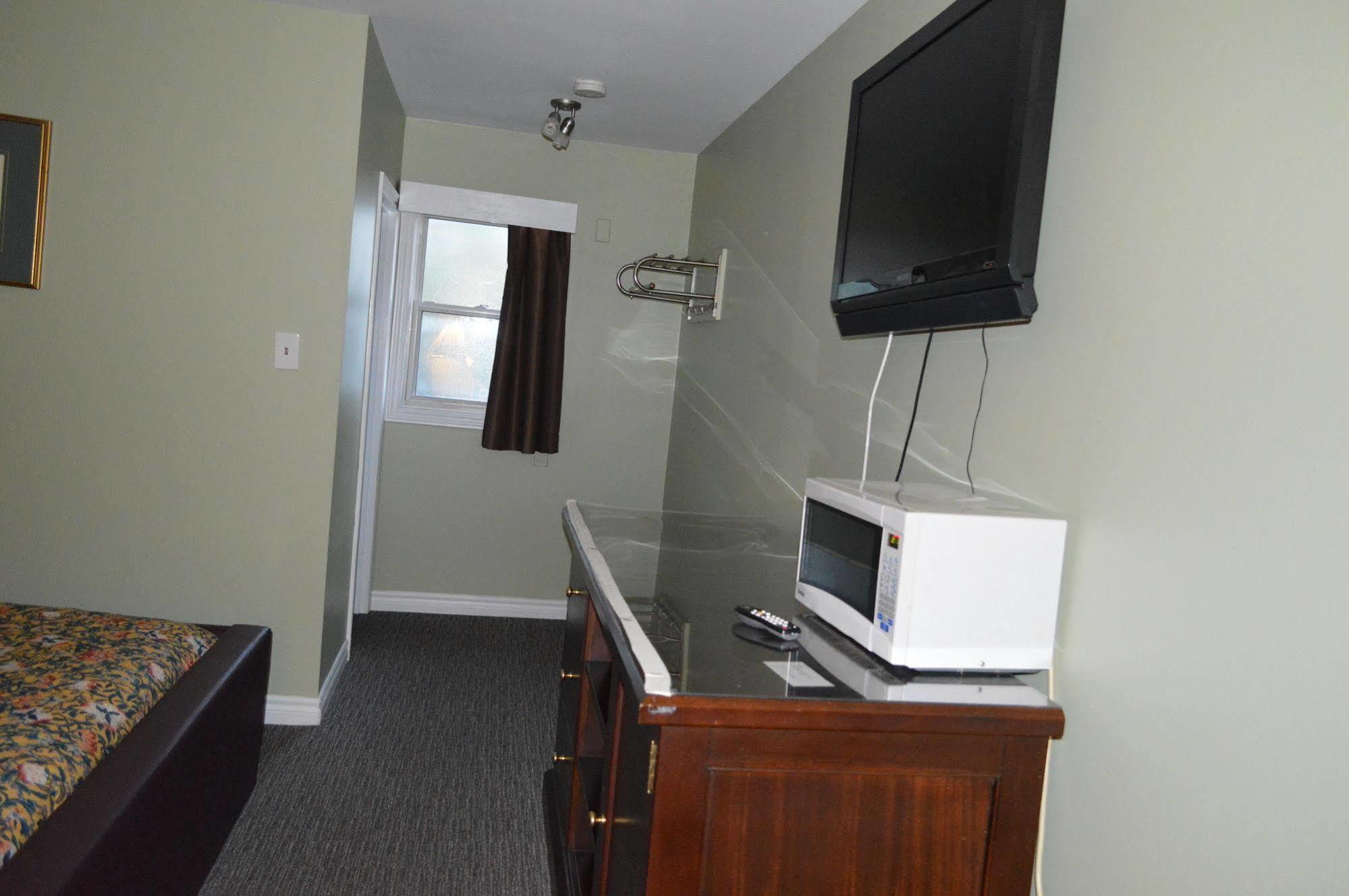 Kitchener Motel ภายนอก รูปภาพ