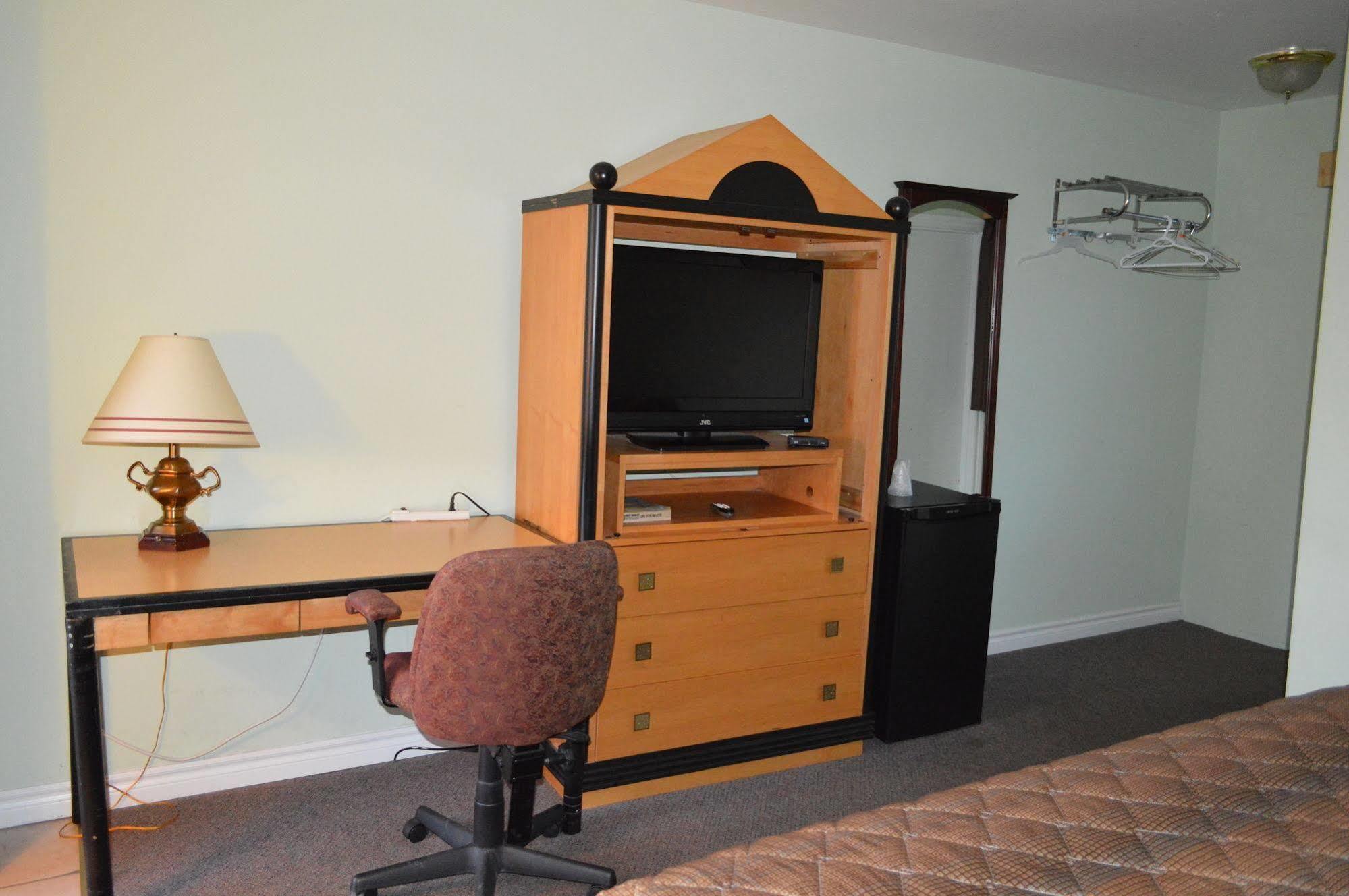 Kitchener Motel ภายนอก รูปภาพ