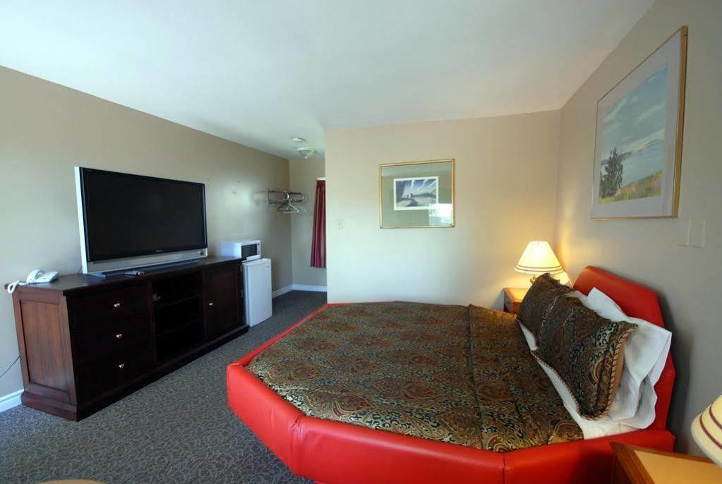 Kitchener Motel ภายนอก รูปภาพ