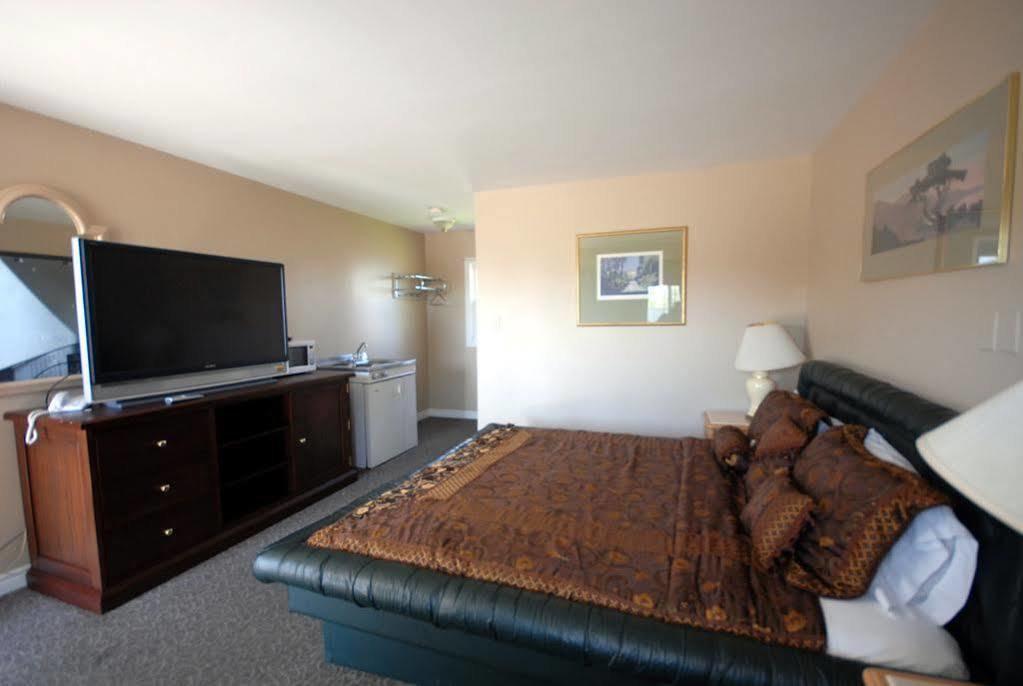 Kitchener Motel ภายนอก รูปภาพ